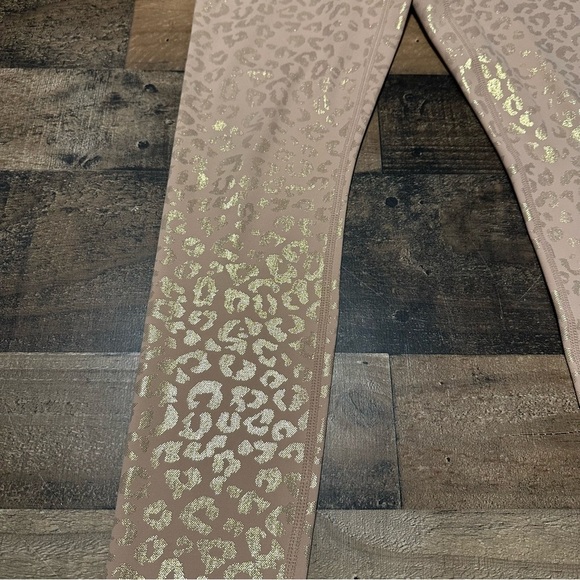 Zyia Gold Leopard Light n Tight Hi-Rise 7/8 Leggings - Picture 4 of 5